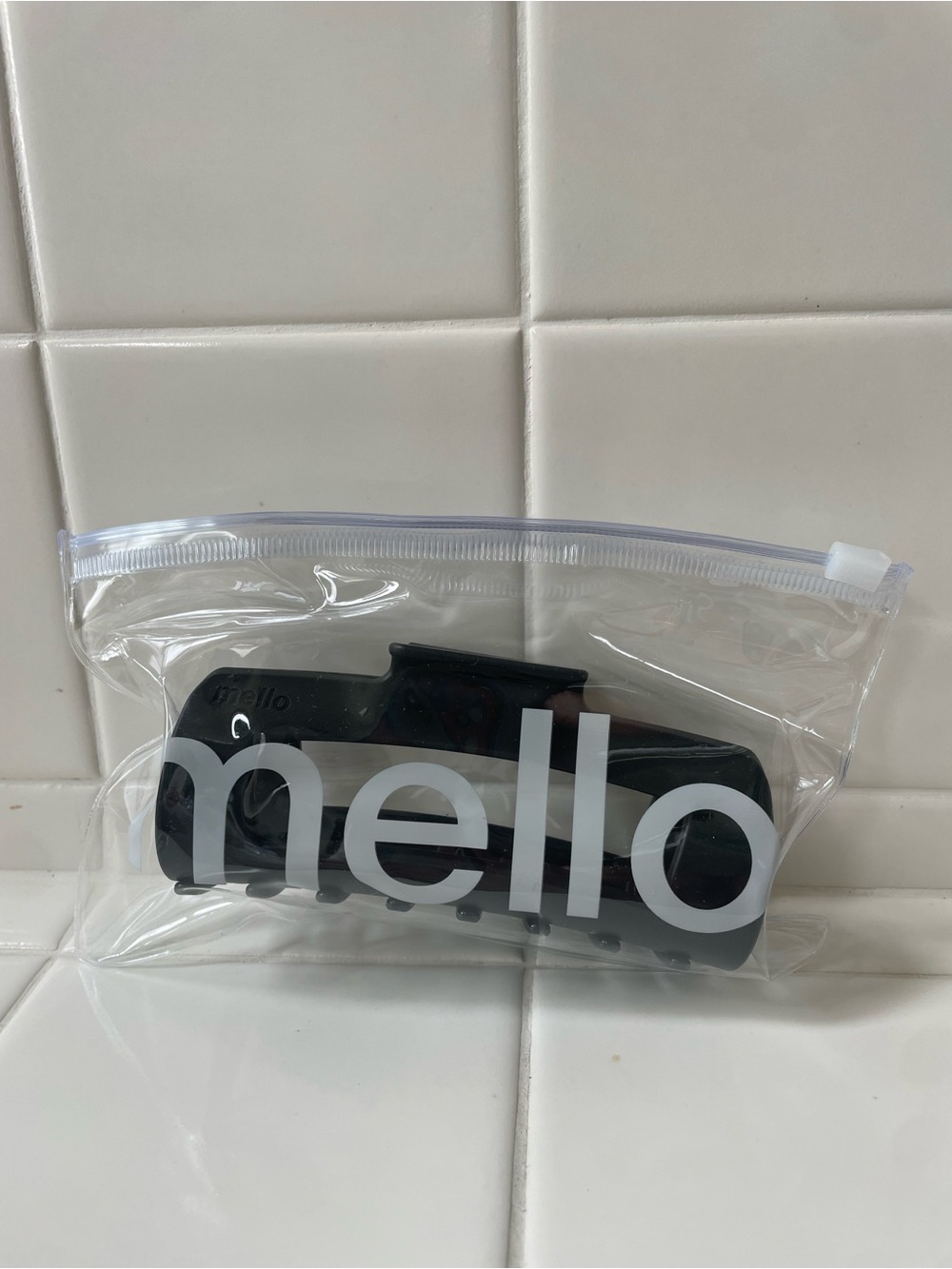 NWT Mello Jumbo Cloud Clip 4.75 inch Retail $25 Color - Licorice